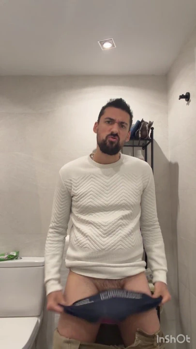 Ateşli baba umumi banyoda mastürbasyon yapıyor | Klip 1