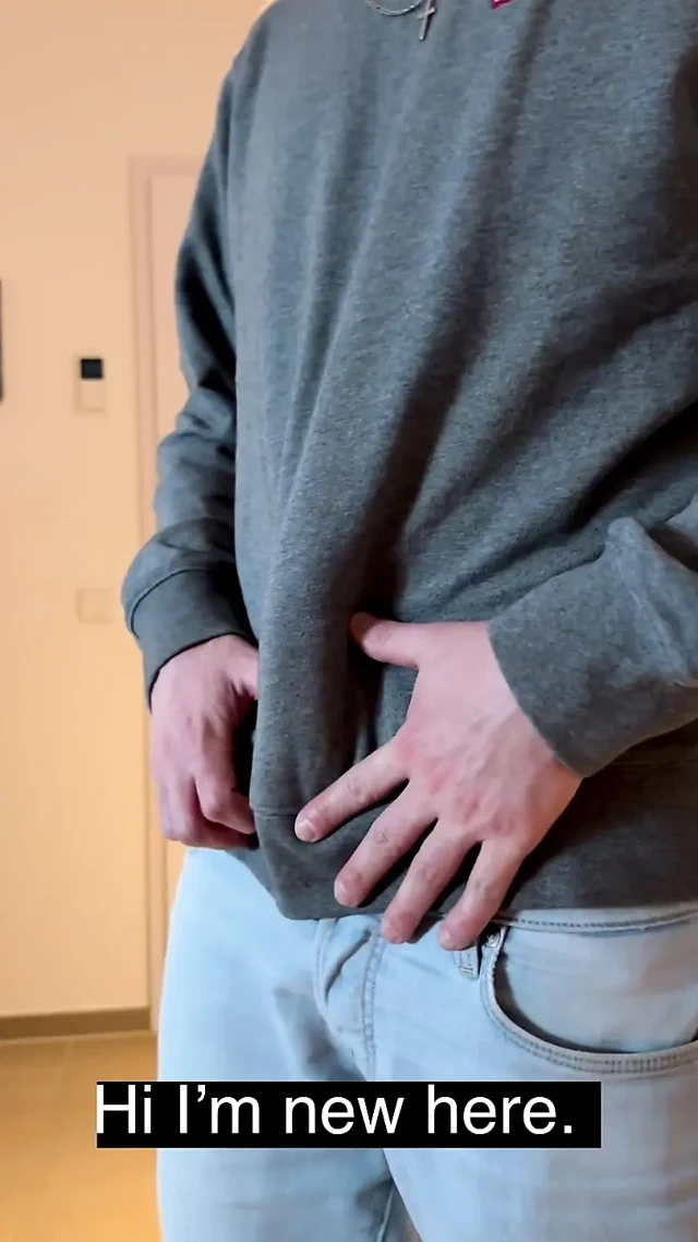 Heyecanlı acemi mastürbasyon yapıyor