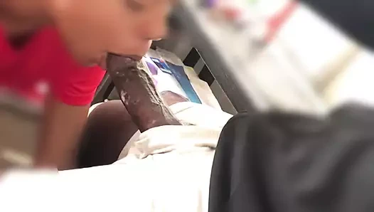 Güzel bir bebeği gırtlağına kadar sikiyor. Daha fazla içerik ve tam uzunlukta videolar için onlyfans'a abone olun