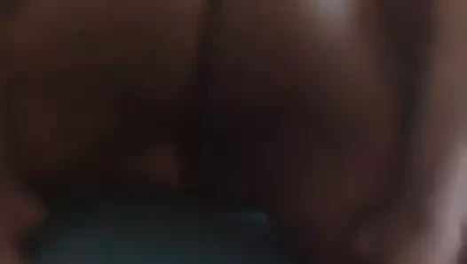 Bir klitoris uyarılır ve yok edilir.