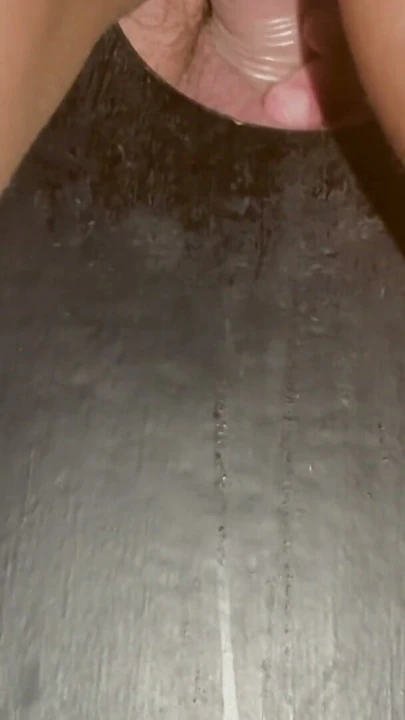 Gloryhole'da yabancılarla oynamayı seviyorum | Bölüm 1