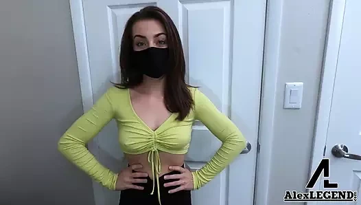 Spencer Bradley ev sahibini sikiyor ve dölleniyor!