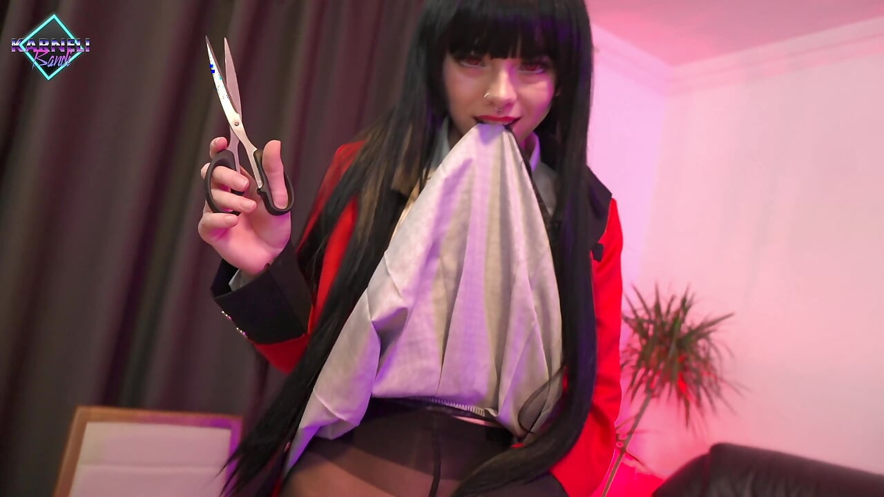 Yumeko jabami doyumsuz götünü memnun ediyor