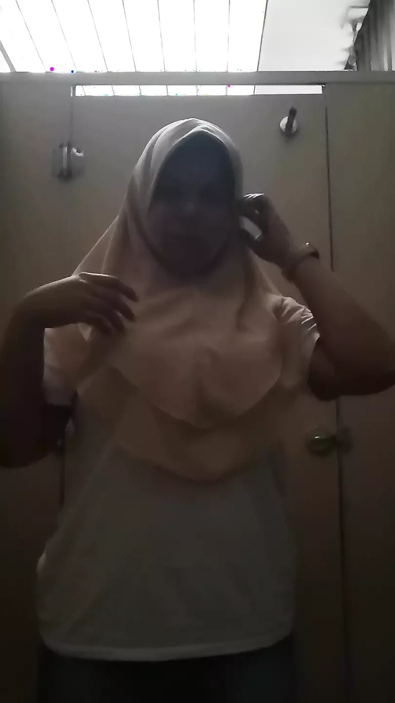 Malay girl can’t get home.