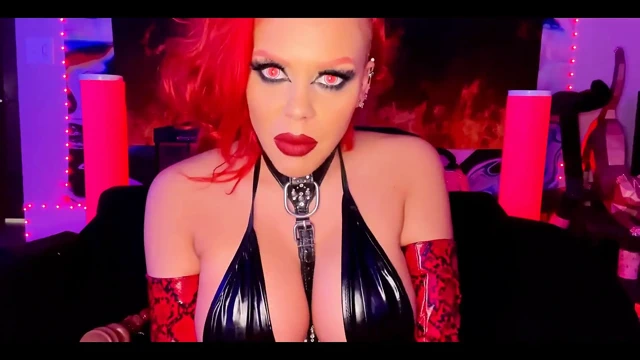 Succubus bayan red x şeytan spermini yutuyor