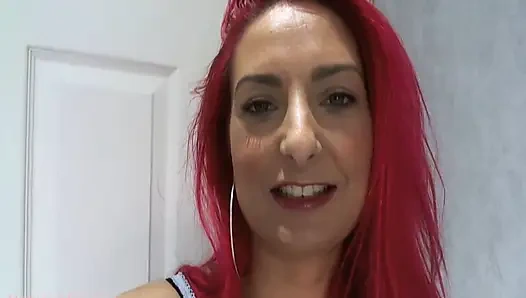 Kırmızı prenses Jana yüzüne tükürüyor