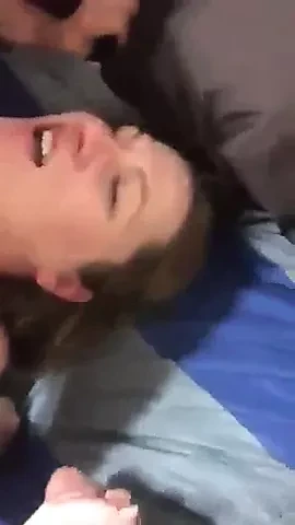 Karisini Siktiren koca