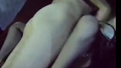 Vintage: kart köpekbalığı ve salon kızı