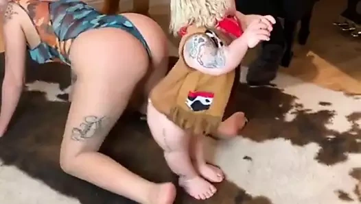 Ferrari ve ateşli kız