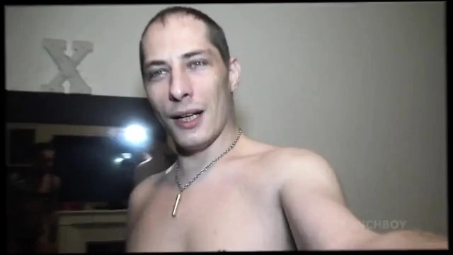 Gabrile Phenix kalil tarafından korunmasız sikiliyor