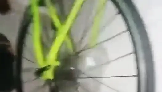 Filipinli Ikiz Çıldırıyor