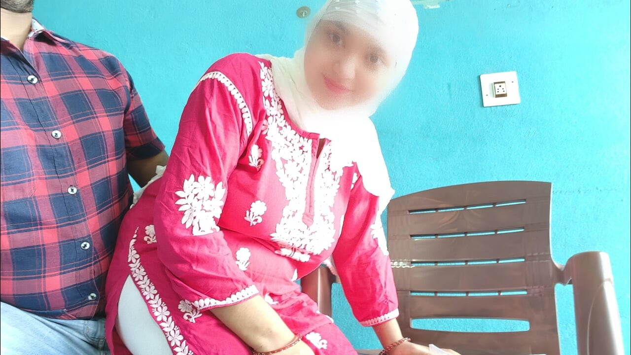 Müslüman genç kız iş almak için röportajda patronuyla ilk kez sikiliyor, desi xxxx Hintçe sesli seks hd porno