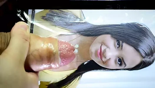 Demi lovato boşalıyor