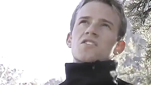 Ateşli mahkumu sikiyor