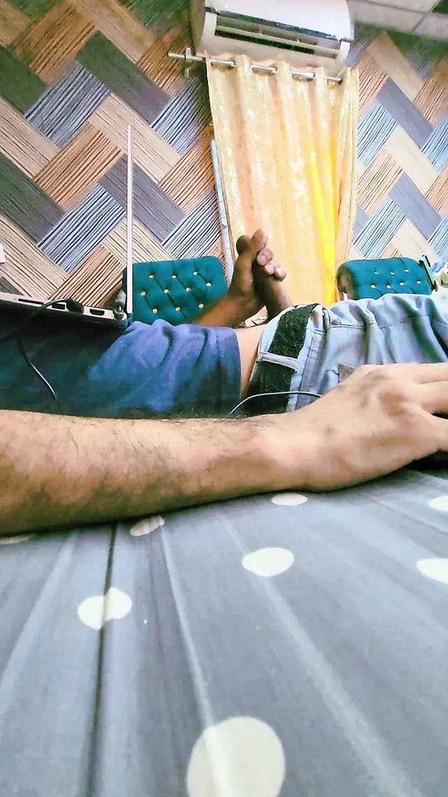 Jerking off Pakistani Boy Masturbate