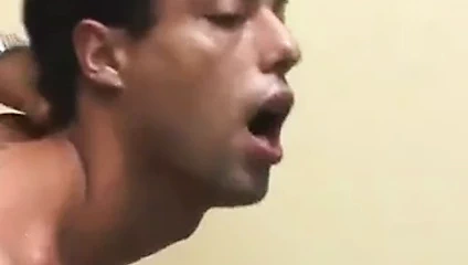 Biseksüel grup sekste 3 erkek ve model!