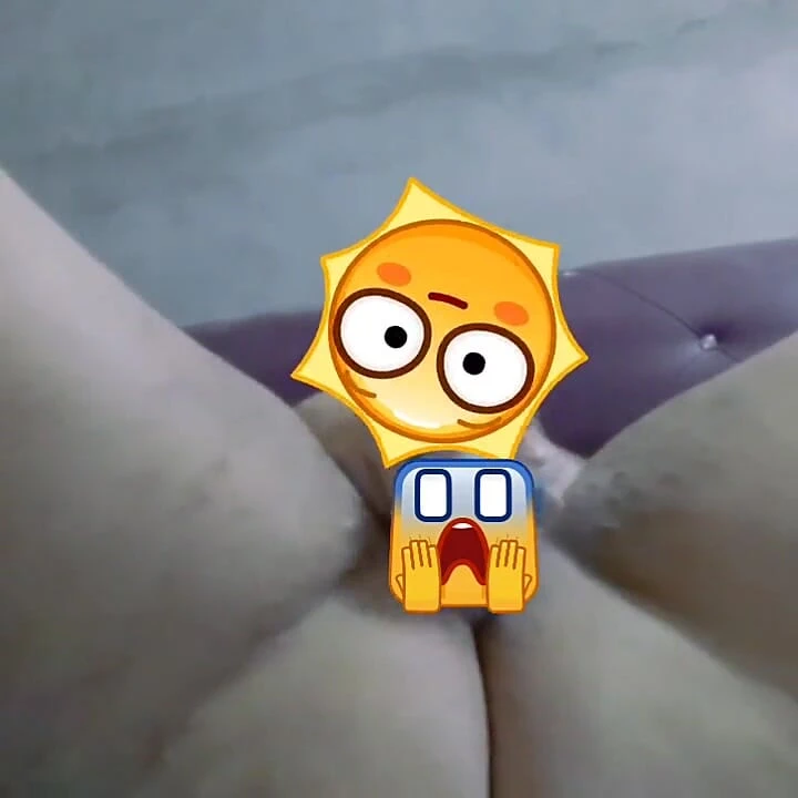 Dildo yok, beni sertçe boşaltmak için deodorant kullandım