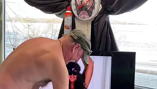 Monica'nın göğüsleri eğlence için!