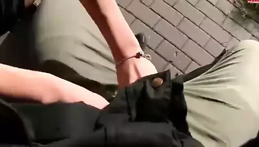 Otobüs durağında Creampie