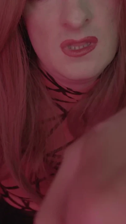 Sissy Gurl kendini okşuyor ve dölünü yalıyor | Bölüm 1