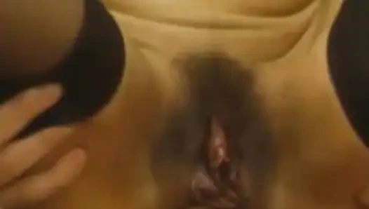 Koca ateşli karısını paylaşıyor