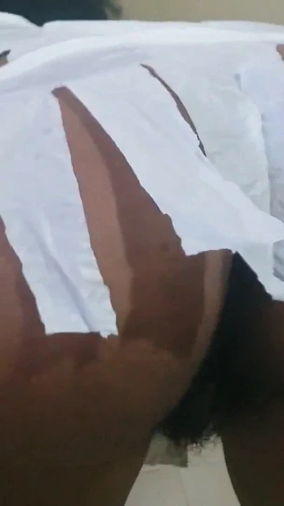 İri güzel kadın tombul güzeller tutkuyla götlerini zıplatiyor | Klip 1