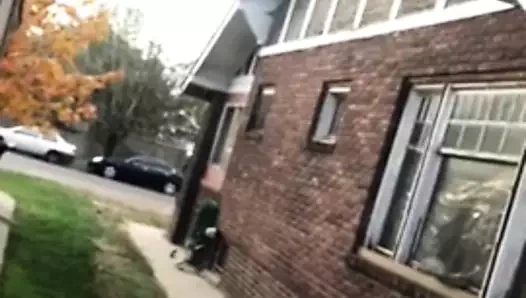 Sıcak esmer yanıp sönen içinde ona bahçe 2