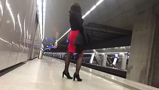 tren istasyonu seksi etek.mov