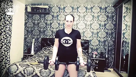 Biceps meydan okuması için 101 ağırlık kaldırma tekrarları!