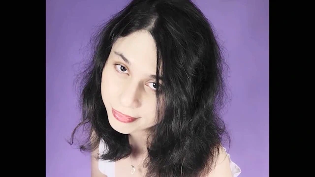 Güzel travesti DaniThecutie ayaklarına boşalmadan önce dildo makinesi tarafından sert sikiliyor