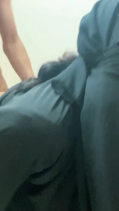 Seksi bavi devor Bangla net sesle sert seks yapıyor | Klip 2