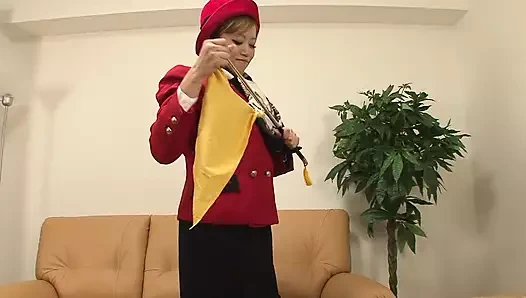 Japon hatun mastürbasyondan sonra derin bir sikişin tadını çıkarıyor