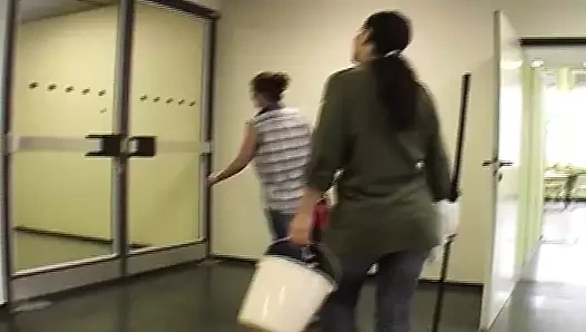 Iki süper seksi Alman lezbiyenler paylaşım bir cam yapay penis