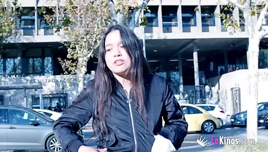 Aimi, kameralarımız için bf'sini becermeden önce kamuda kendini gösterir