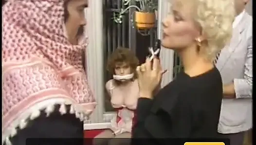 Tami White ve Sasha Gabor