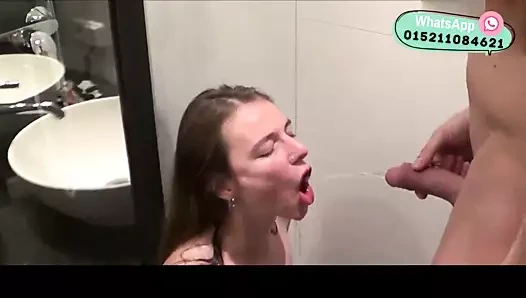 DER SAFT SCHMECKT GUT IM MUND