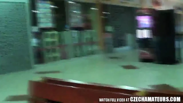 amatör teşhirci birkaç Siktir et içinde alışveriş merkezi