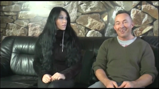 Dövmeli büyük göğüsler ağzındaki amcığı seviyor... Amına boşalma