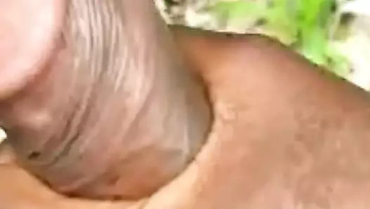 Casada engoliu a piroca do caseiro