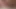 Seksi 24 yaşındaki Kate Aveiro yakın çekimde, güzel pembe saten külotlu yatakta diz çökerken.