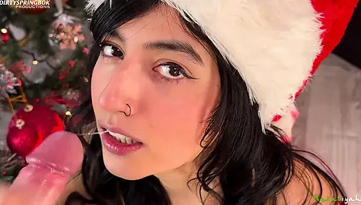 Aaliyah Yasin büyük bir Noel yüze boşalma alıyor