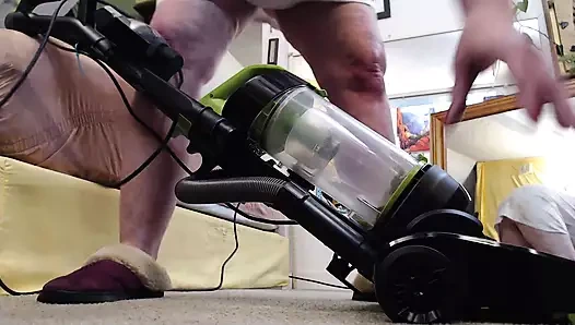 995 külotla süpürüyor, seni orada uzanırken eteğime bakarken yakaladım, bu yüzden seni emmeye çalıştım