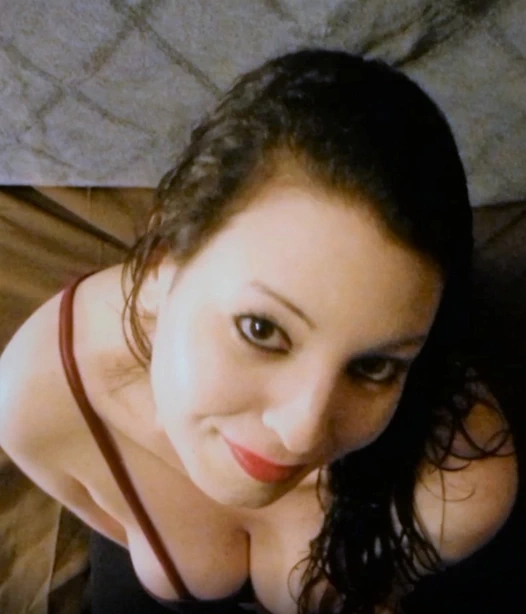 Üvey kardeşim duştan sonra ağzımı sikikleri