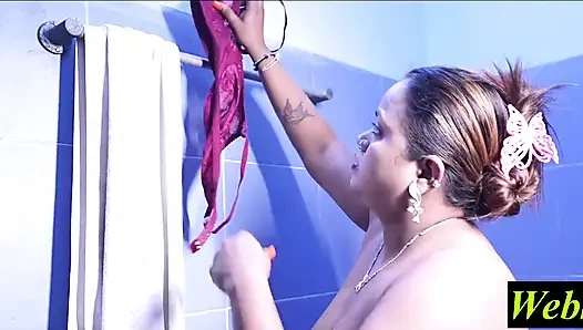 Bhabhi finished her shower and takes big penis of Devar! Bhabhi Sex