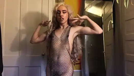 Aşk oyunu tgirl seksi striptiz