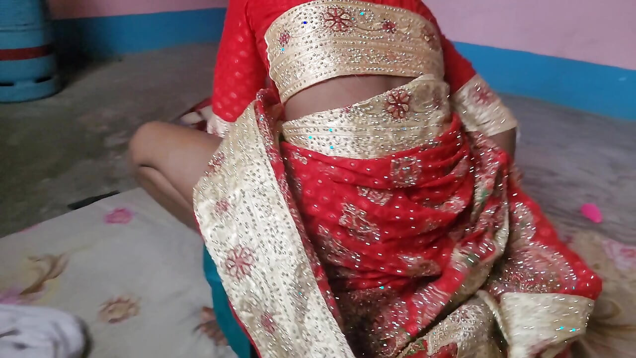 Bangladeşli bakire kız viral seks videosu.