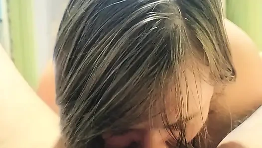 Une MILF Sauvage À Gros Nichons Se Fait Sucer Sans Relâche