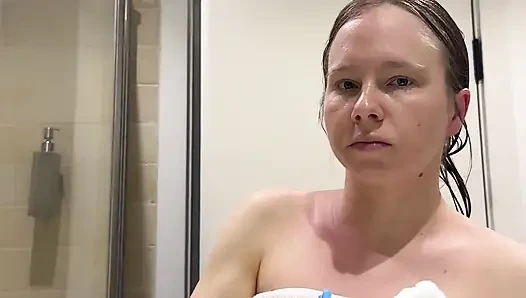 Otel küvetinde eğlence