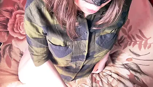 Derin oral seks, bir güzelliğin boğazına sikiş - ezik01 18+