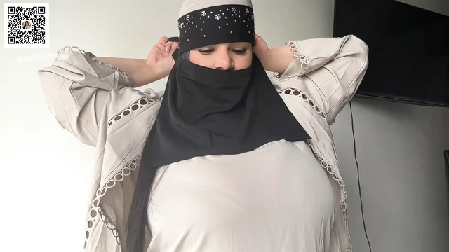 American teen big titty whore tries on Niqab